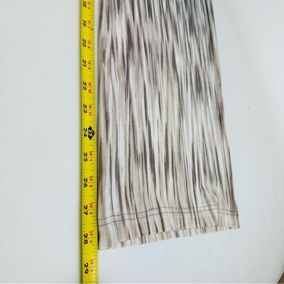 Travelers By Chico's Straight Leg Trouser Pant Pull On Gray Silver White Sz 0  S - Picture 9 of 9